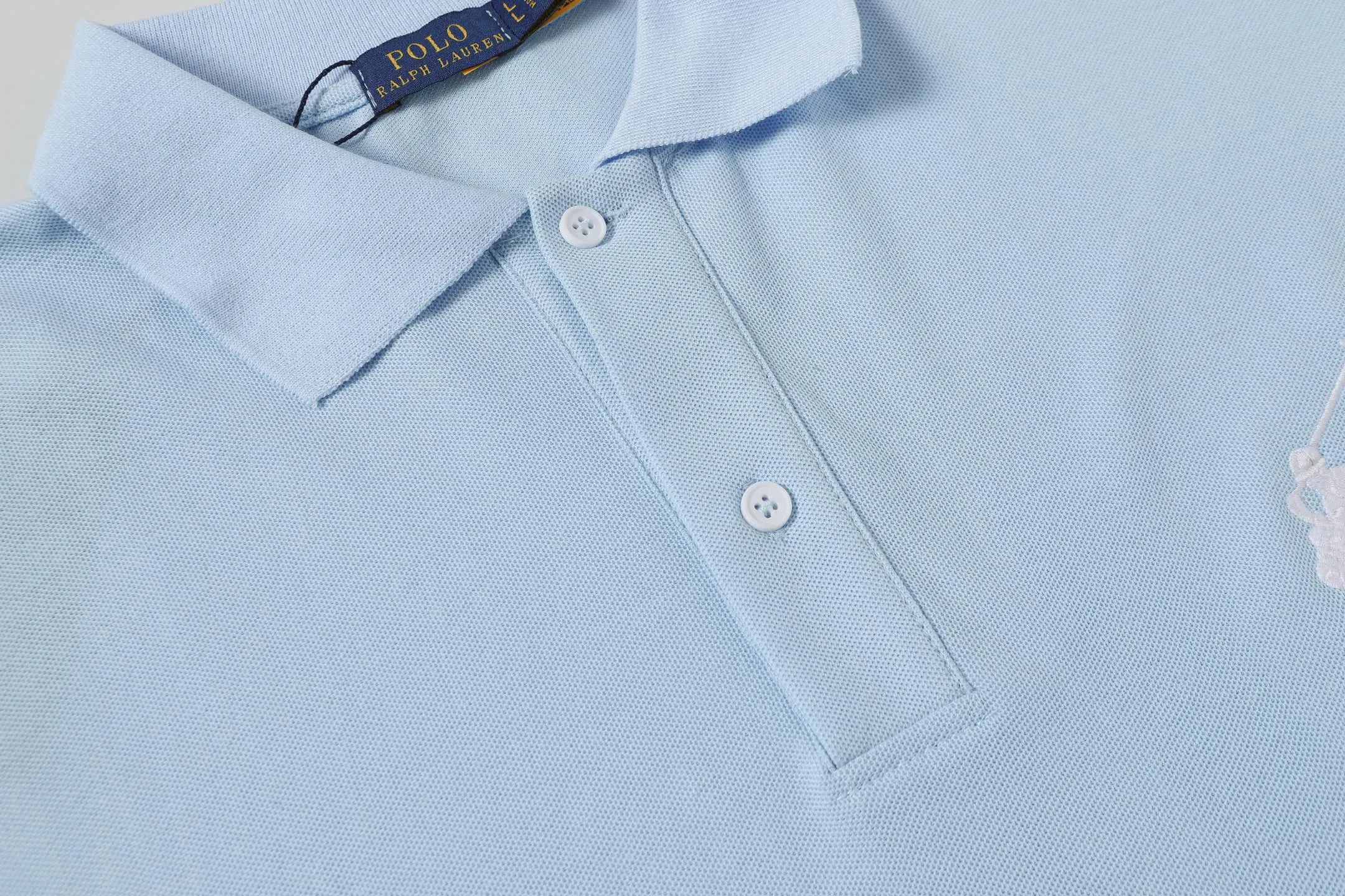 P150 Style No.: A012 [Ralph Lauren Classic Logo Embroidered Polo Shirt] ✅250g fine cotton pique fabric, custom-woven and dyed threads ✅Original stickers Scan the QR code to enter the official website ✅Large version, loose and stylish, can wear up to 210 pounds Color: Black White Navy Blue Sky Blue Dark Gray Floral Gray Size: S-XL